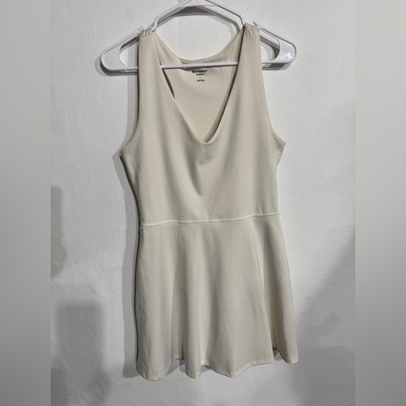 Reformation Active Bella Ecomove Active Dress in White size Large - Picture 4 of 9